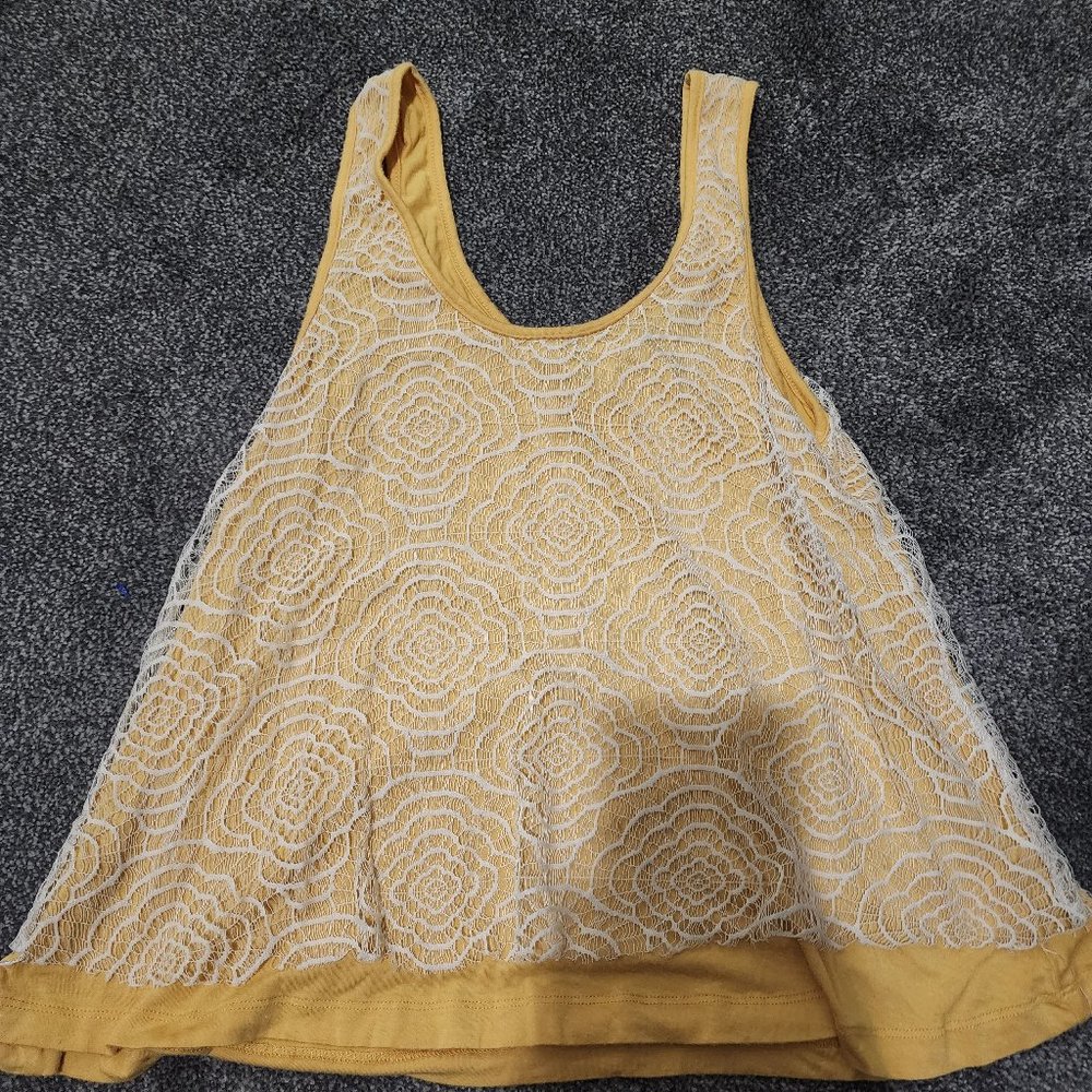 Lace mustard tanktop